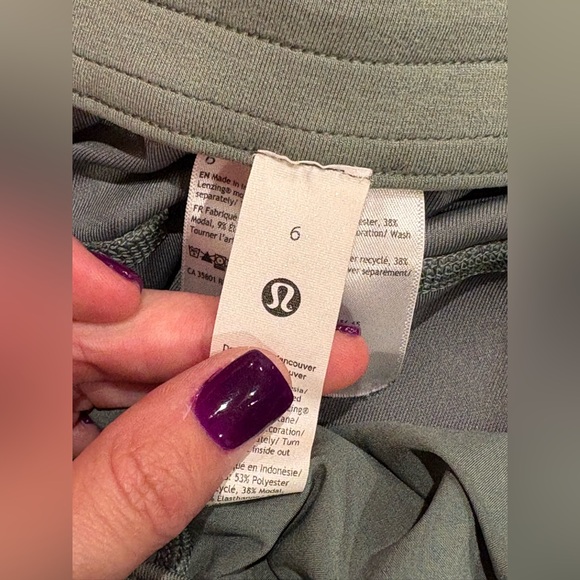 Women’s Lululemon Softstreme Pants - Picture 4 of 4